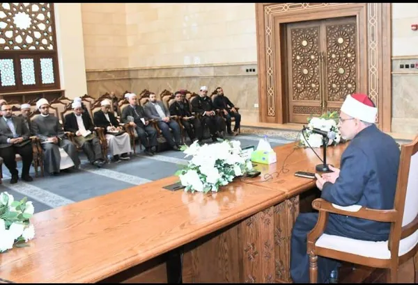 رئيس جامعة الأزهر محاضرًا لأئمة وعلماء ماليزيا المشاركين بمسجد مصر الكبير