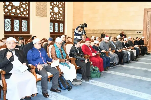 رئيس جامعة الأزهر محاضرًا لأئمة وعلماء ماليزيا المشاركين بمسجد مصر الكبير