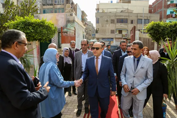 محافظ كفرالشيخ يتفقد مدارس التربية الخاصة ويوزّع هدايا على طلابها بمناسبة اليوم العالمي لذوي الهمم