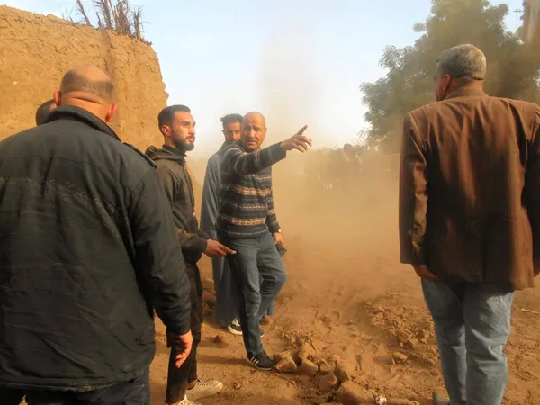 اثناء متابعة الحادث 