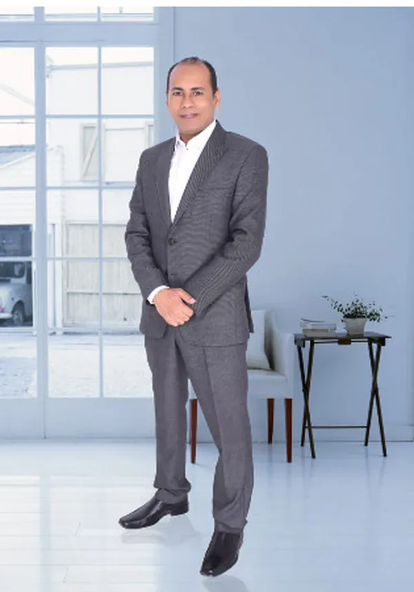 الدكتور طلعت عكاشة