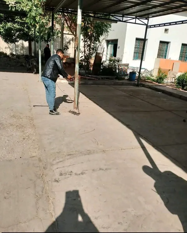 السياره مكبله بالسلاسل 