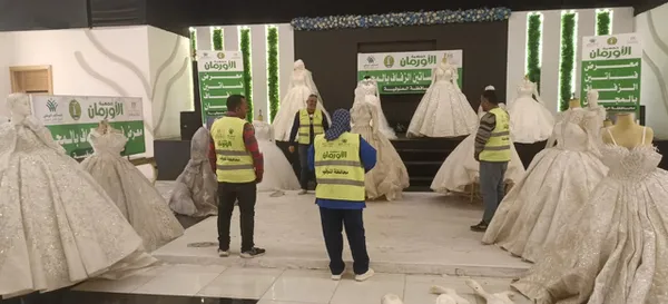 توزيع فساتين