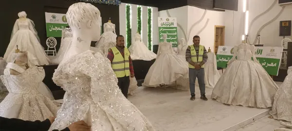 توزيع فساتين