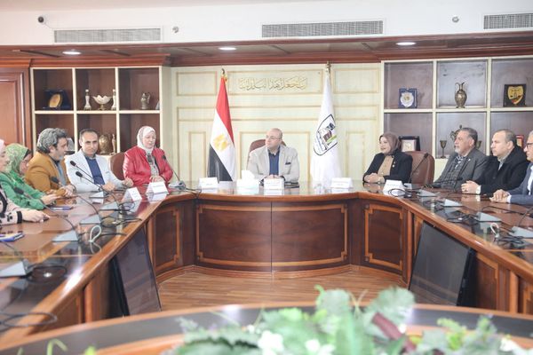 جانب من توقيع البروتوكول 