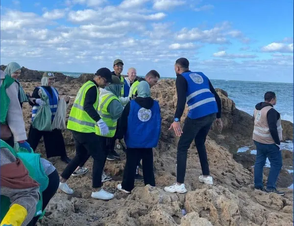 جانب من عملية التنظيف