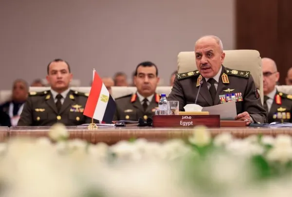 الفريق أحمد خليفة