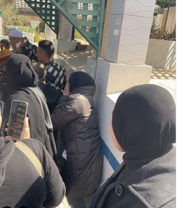 الناس كلها حزينة .. انهيار و بكاء أثناء تشييع جثمان فتاة بورسعيد المتوفية بمنزل خطيبها