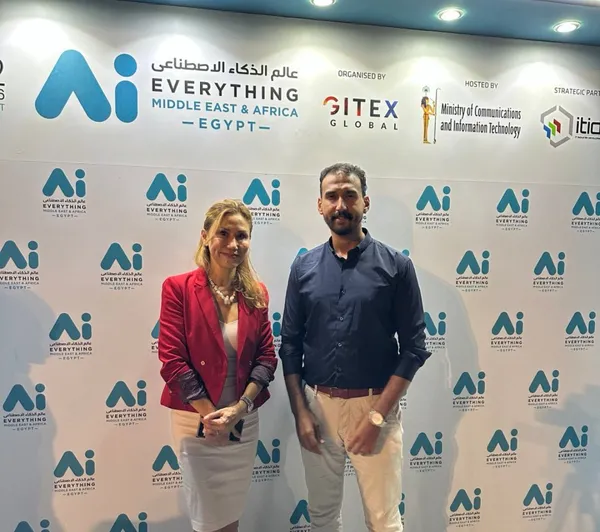 تريكسي بصحبة الزميل وائل الطوخي 