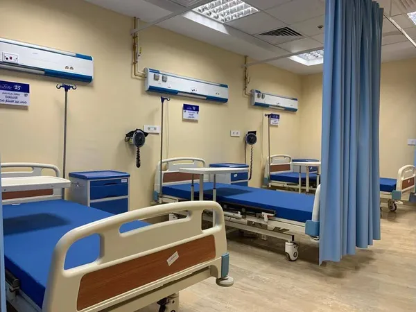 جانب من افتتاح المستشفي 