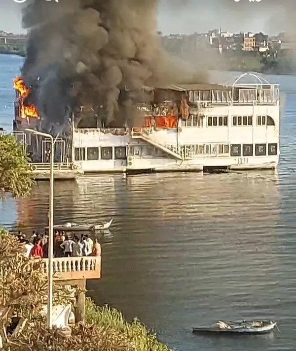 جانب من الحريق 