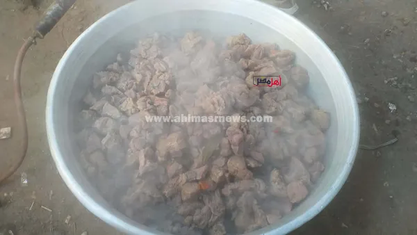 جانب من تجهيز الوجبات 