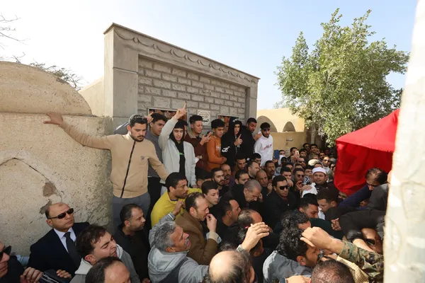 جانب من تشييع الجنازة 