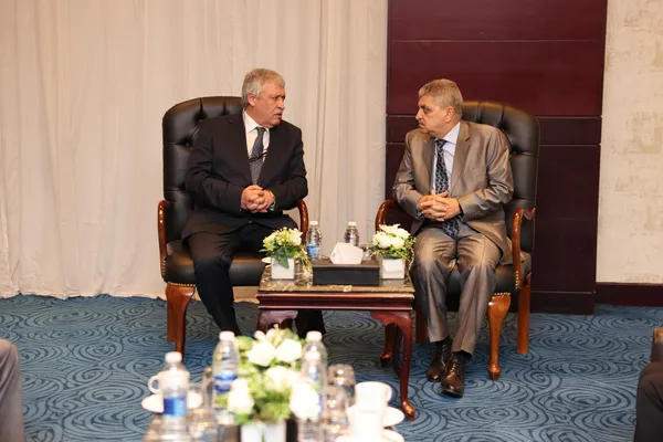 رئيس هيئة قناة السويس ووزير النقل الاردني 