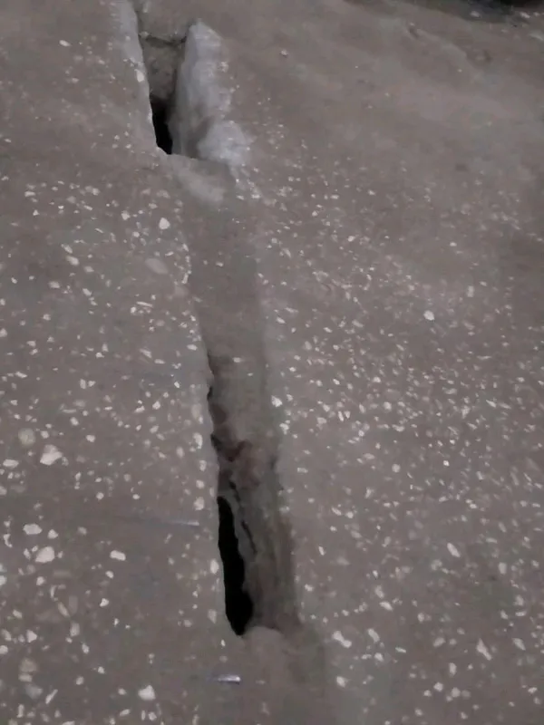 سقط بها طفل 