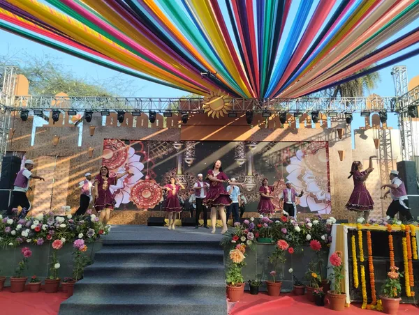 فرقه الاسماعيليه تشارك في مهرجان Surajkund الدولي بالهند 