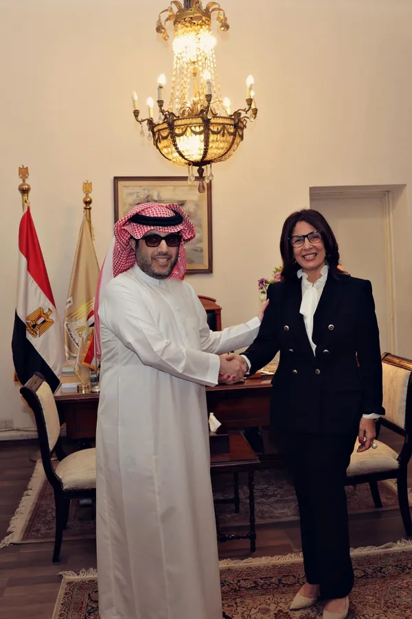 وزيرة الثقافة وتركي آل الشيخ 