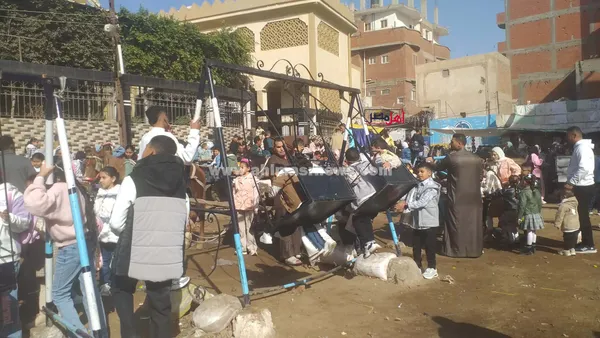 إقبال على الملاهي الشعبية بكفر الشيخ 