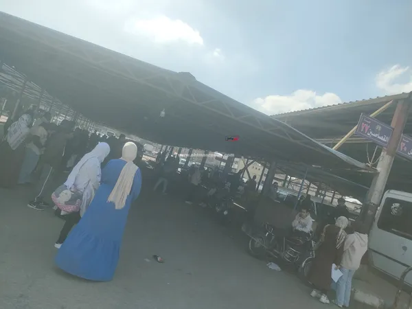 ازمه نقل الطلاب والركاب من موقف الإسماعيلية  