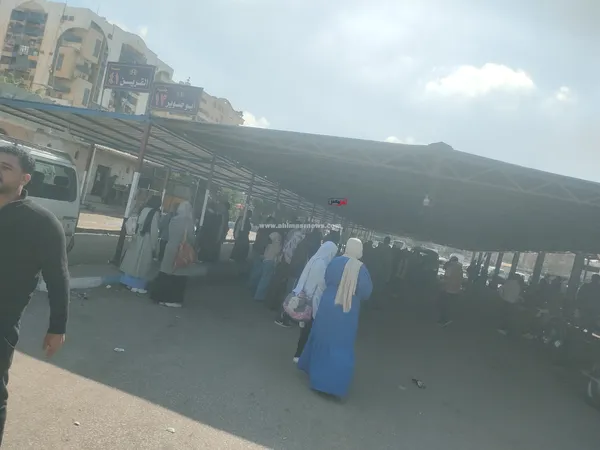 ازمه نقل الطلاب والركاب من موقف الإسماعيلية  