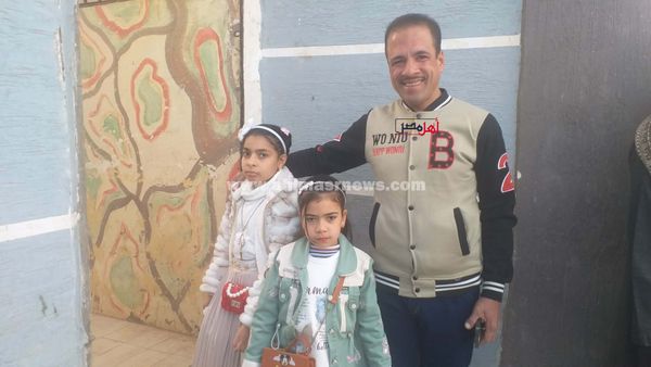 العيد فرحة.. الآباء يصطحبون صغارهم لأداء صلاة العيد بكفر الشيخ 