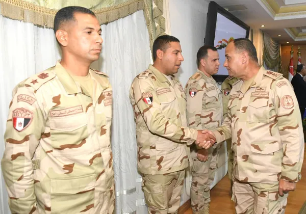 الفريق  أشرف سالم زاهر الفريق  أشرف سالم زاهر القائد العام للقوات المسلحة وزير الدفاع والإنتاج الحربى