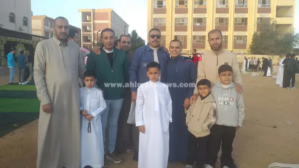 بالجلباب الأبيض.. الصغار يتصدرون المشهد في صلاة العيد بكفر الشيخ 