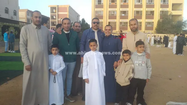 بالجلباب الأبيض.. الصغار يتصدرون المشهد في صلاة العيد بكفر الشيخ 