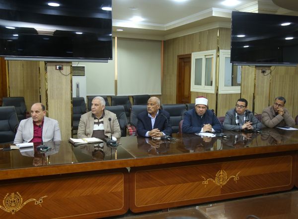 جانب من اجتماع مناقشة الاستعدادات 