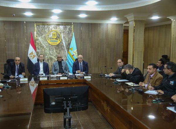 جانب من اجتماع مناقشة الاستعدادات 