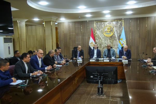 جانب من اجتماع مناقشة الاستعدادات 