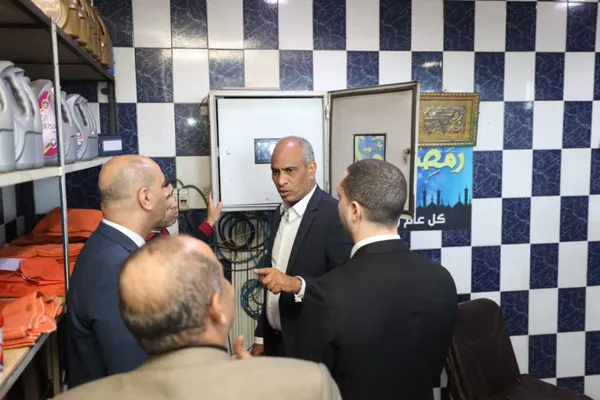 جانب من تفقد محطات الوقود 