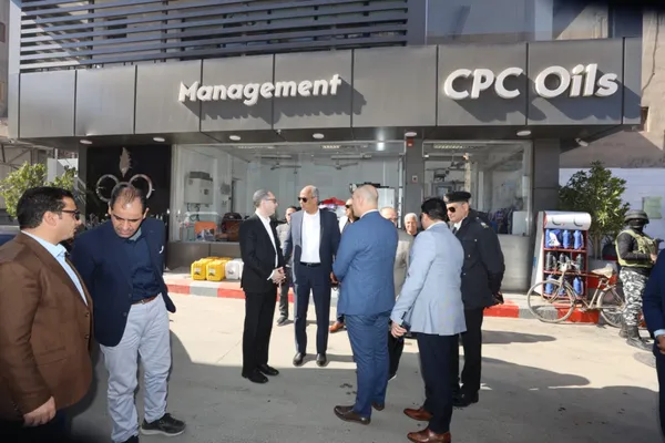 جانب من تفقد محطات الوقود 