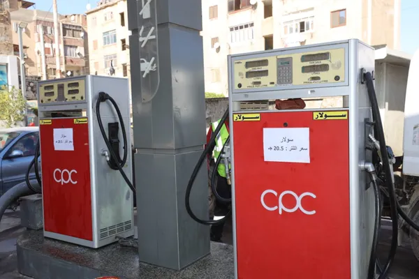 جانب من تفقد محطات الوقود 