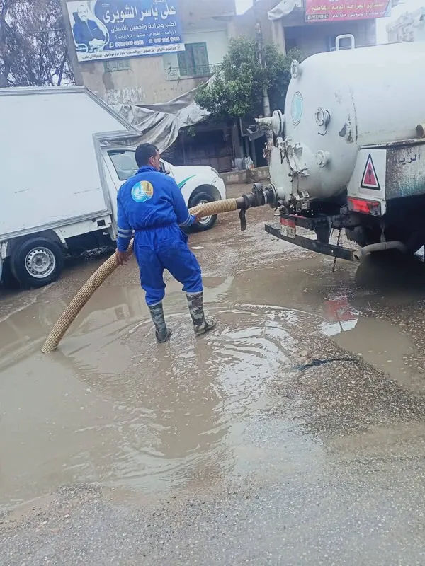 رفع مياه الأمطار من شوارع كفر الشيخ 