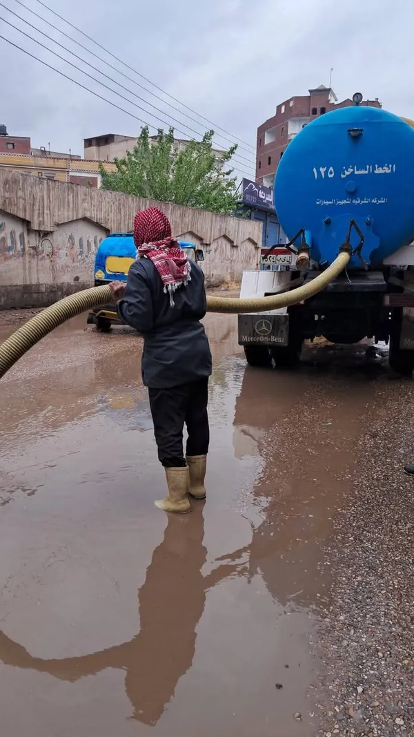 رفع مياه الأمطار من شوارع كفر الشيخ 