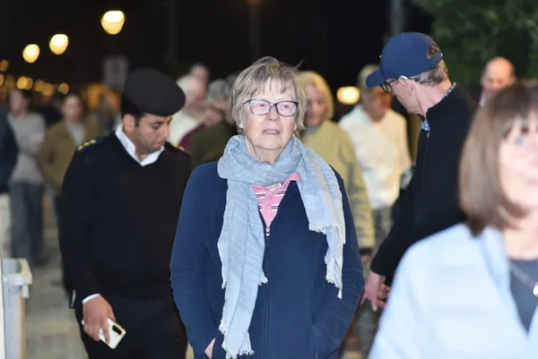 سياح على كورنيش النيل ببنى سويف 