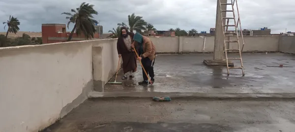 كسح مياه الأمطار من أسطح المساجد 