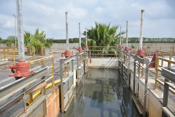 محافظ بورسعيد يتفقد محطة صرف صحي MK بعزبة أبو عوف بحي الزهور ويتابع كفاءة التشغيل واستعدادها لمواجهة التقلبات الجوية