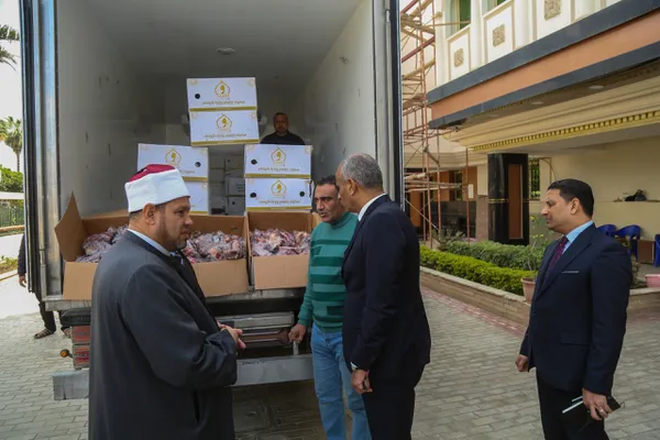 محافظ كفرالشيخ: توزيع 2 طن لحوم صكوك الأضاحي للأسر الأولى بالرعاية بمراكز المحافظة