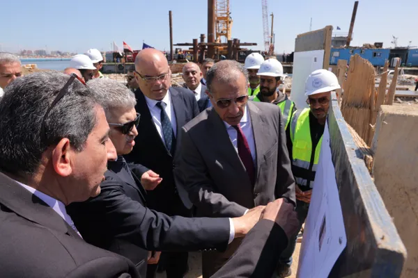 الفريق أسامة ربيع يبحث سبل التعاون مع محافظ بورسعيد في عدد من المشروعات التنموية والخدمية