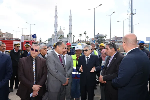 الفريق أسامة ربيع يبحث سبل التعاون مع محافظ بورسعيد في عدد من المشروعات التنموية والخدمية