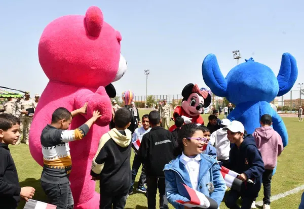 القوات المسلحة تشارك أطفال مصر الاحتفال بيوم اليتيم 