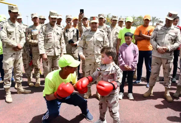 القوات المسلحة تشارك أطفال مصر الاحتفال بيوم اليتيم 