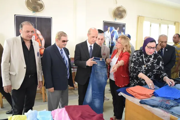 المعرض السنوي للملابس 