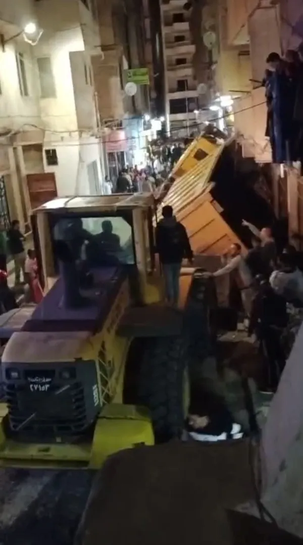 انقلاب سيارة أسفلت