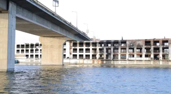 باخرة عالقة