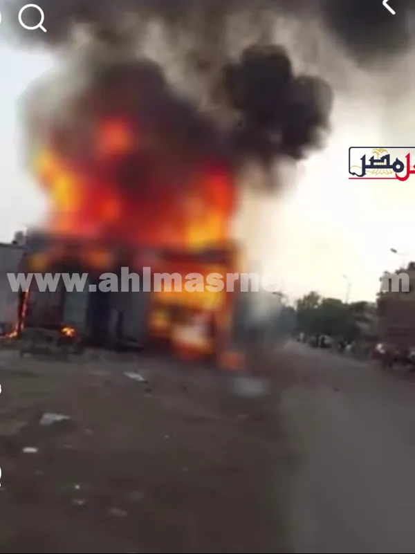 جانب من الحريق 