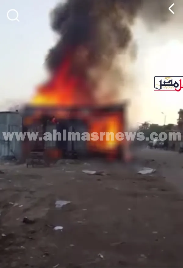 جانب من الحريق 