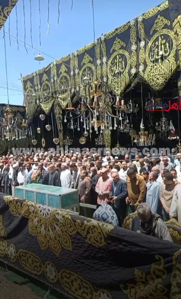 جانب من تشييع الجثمان 